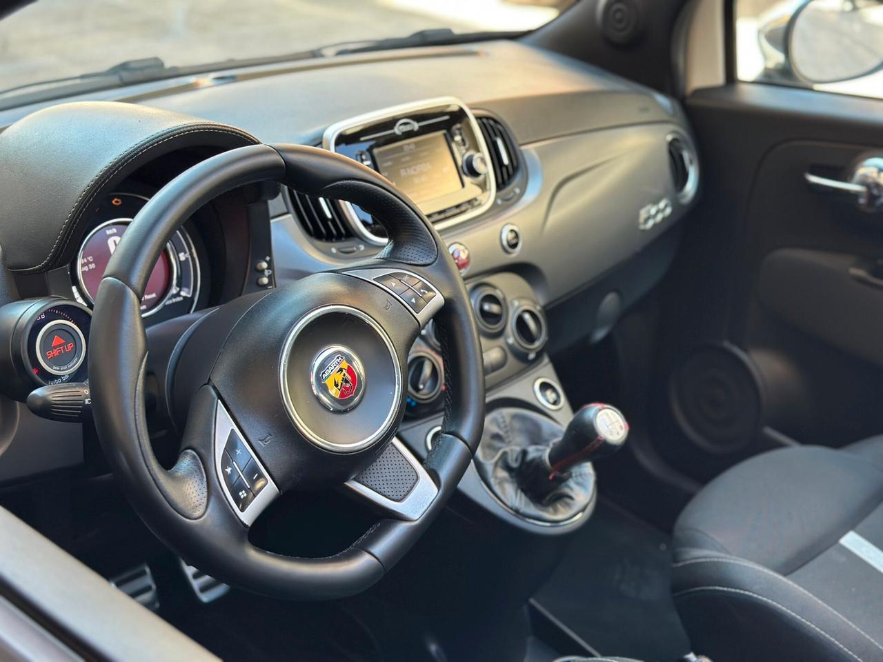 Abarth 500C 1.4 Turbo T-Jet Custom