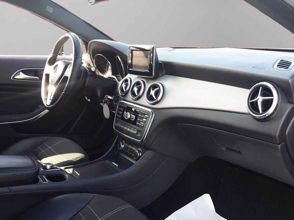 MERCEDES Gla 200 d (cdi) sport auto del 2015