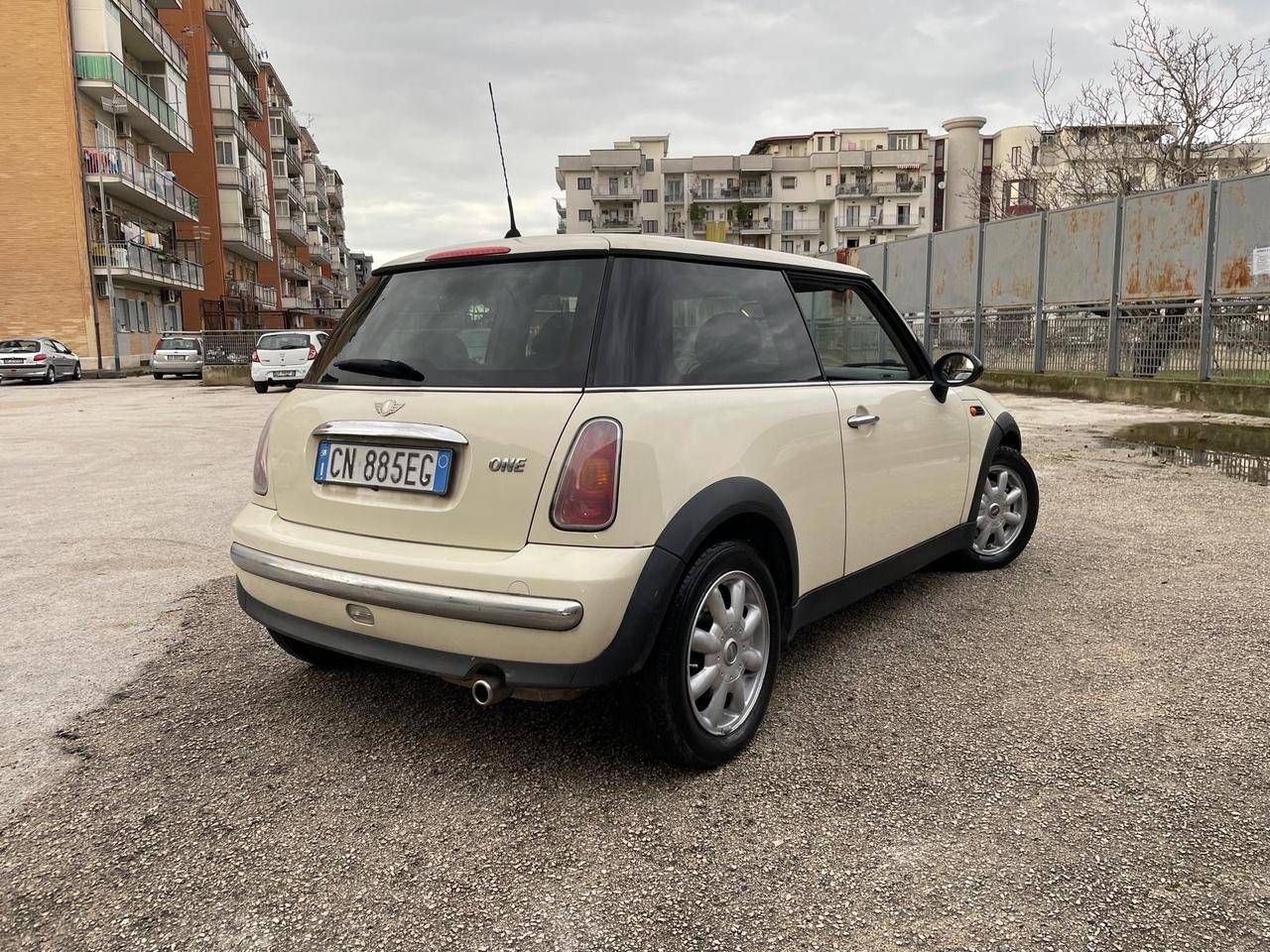Mini Cooper One 1.6benz Full Soli100milaKM