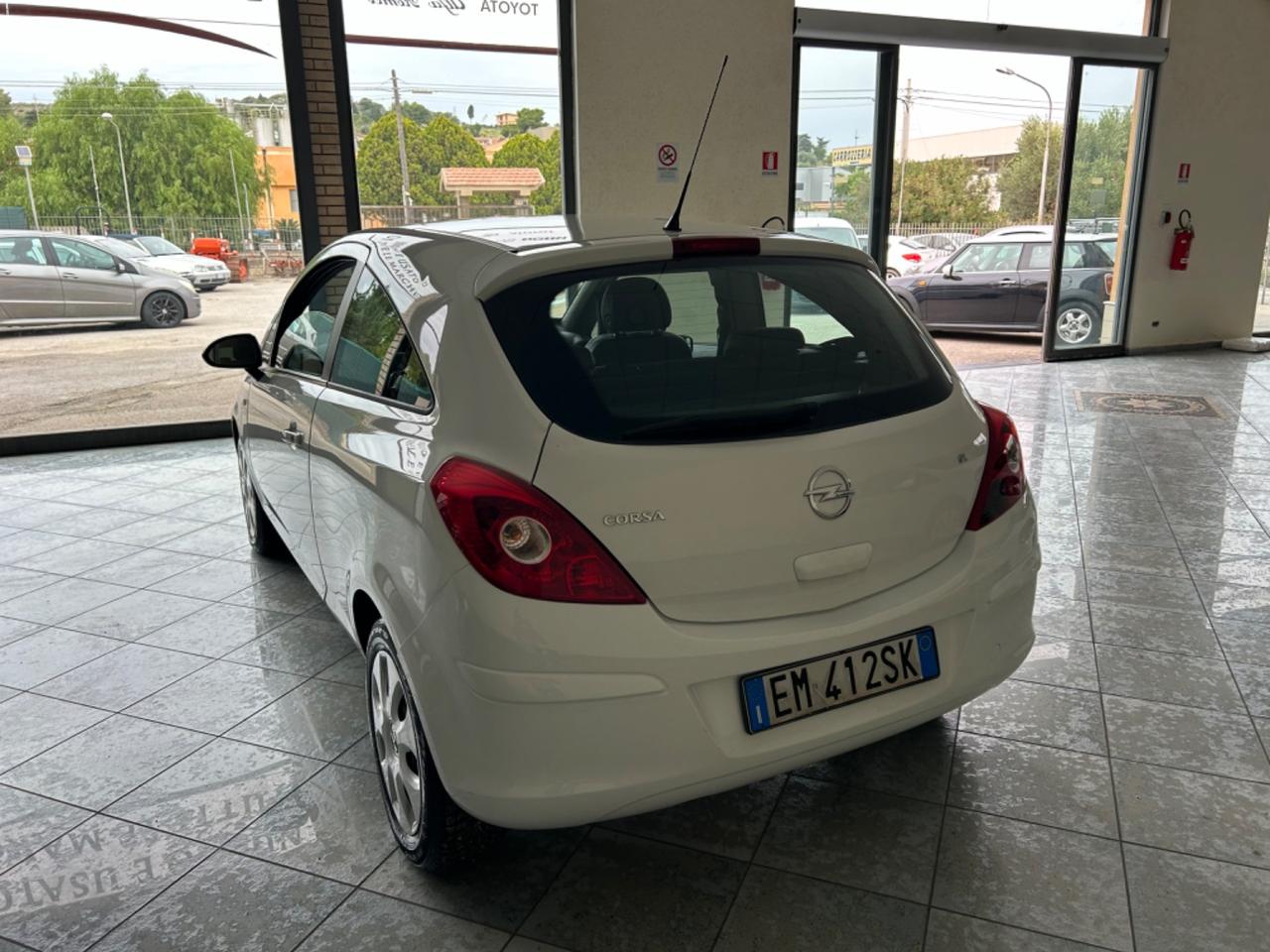 Opel Corsa 1.2 85CV 3 porte GPL-TECH Edition