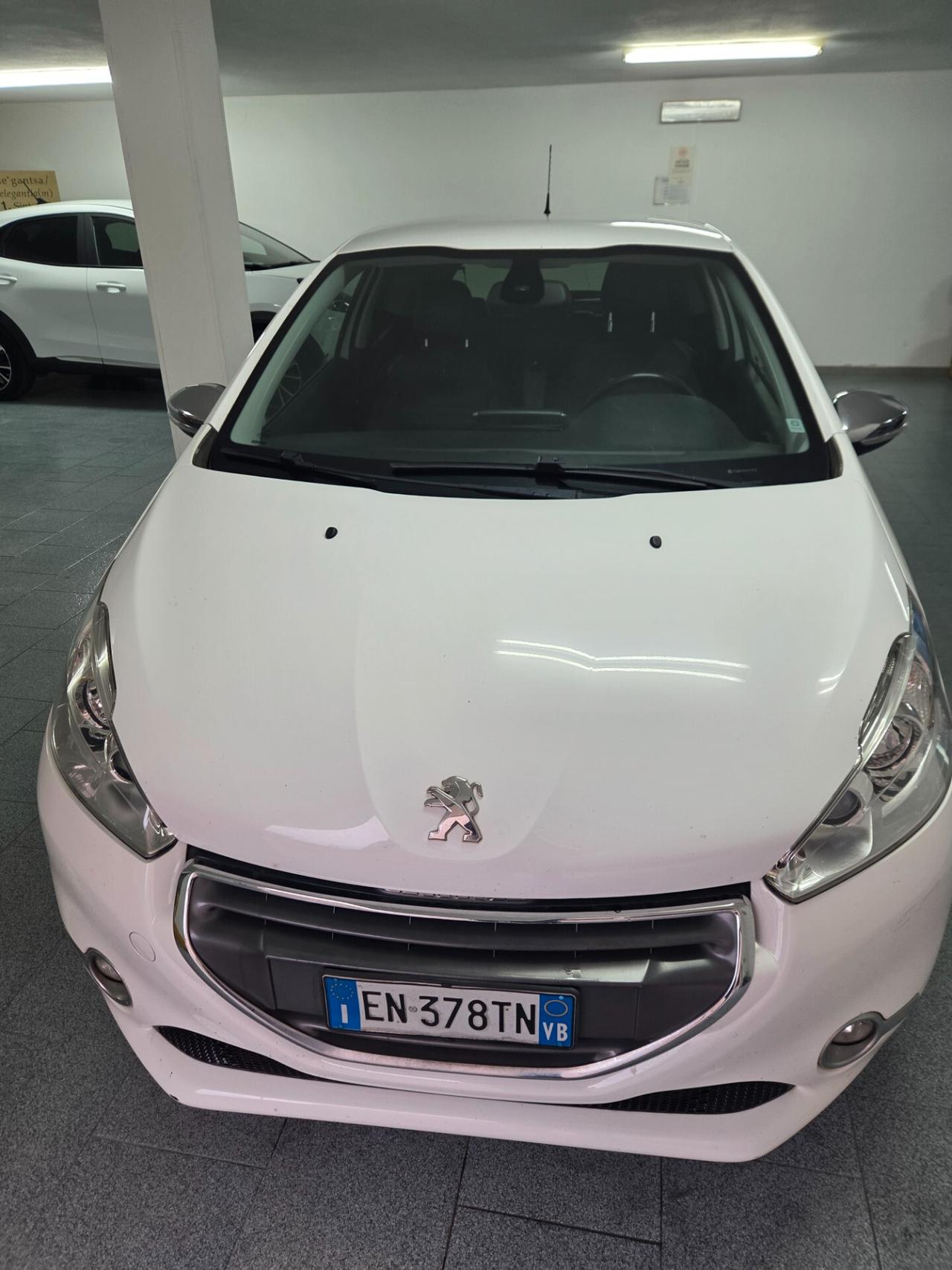 Peugeot 208 1.6 e-HDi 92 CV Stop&Start 3 porte Allure