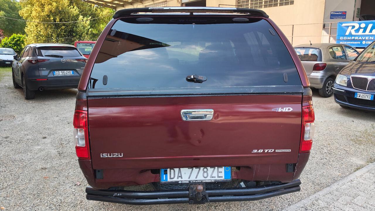 Isuzu D-Max 3.0 TD 4WD Aut. + Gancio