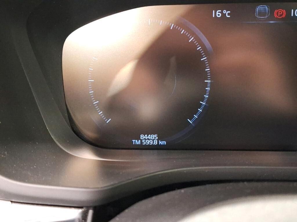 VOLVO XC60 2.0D D3 150CV 6M. MOMENTUM PRO ( FARI LED - COCKPIT - PELLE - NAVI - PDC - CERCHI 18 )