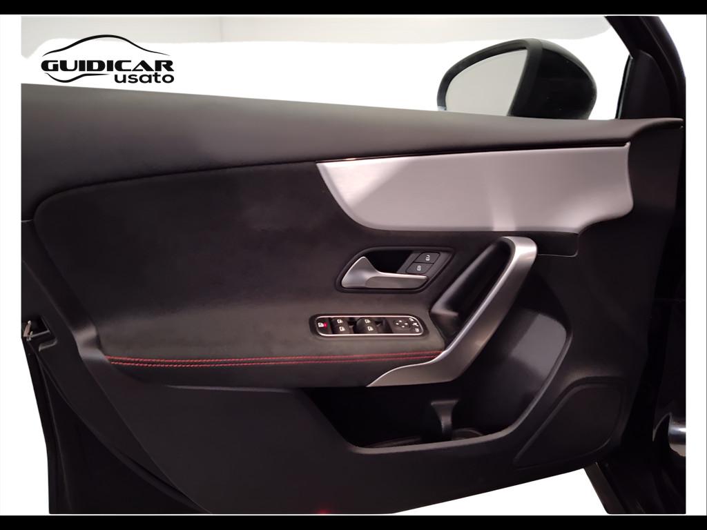 Mercedes-Benz Classe A - W177 2018 - A 180 d Premium auto