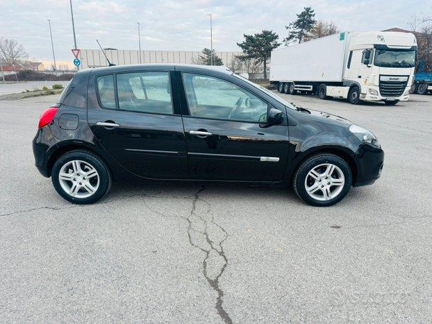 Renault Clio 1.2 16V 5P Luxe (55 kw)
