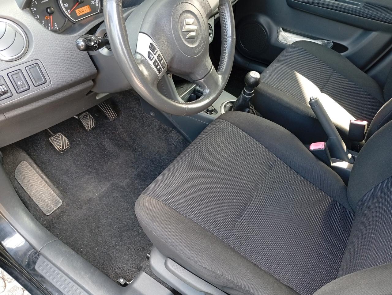 Suzuki Swift 1.3 4x4 5p. GL