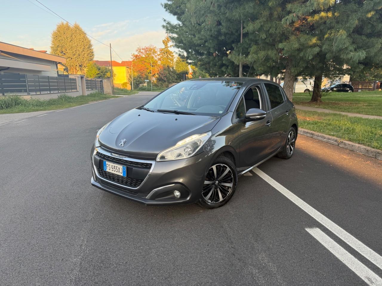 Peugeot 208 PureTech 82 Stop&Start 5 porte Signature
