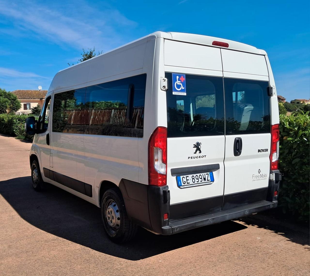 Euro6 9 posti DISABILI PEDANA ELETTROIDRAULICA