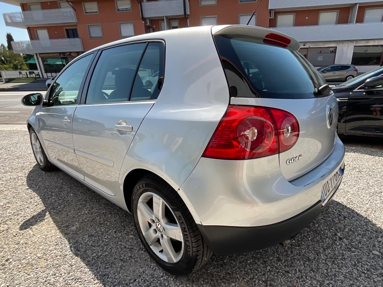 Volkswagen Golf 2.0 TDI DPF 4mot. 5p. Sportline