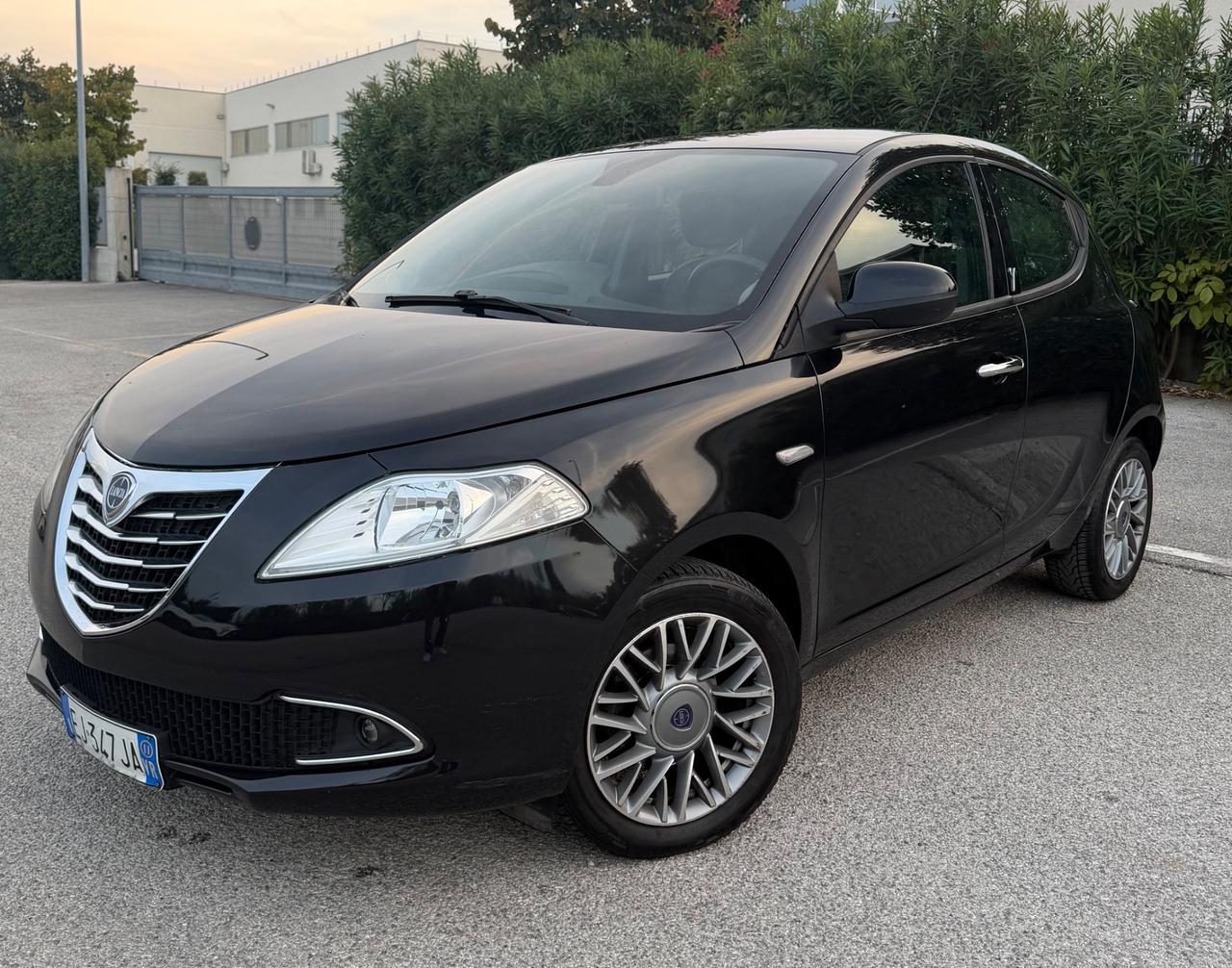 Lancia Ypsilon 1.3 MJT 95 CV 5 porte Platinum
