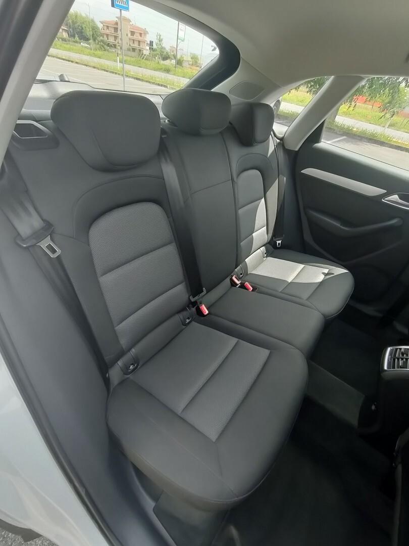 AUDI Q3 2.0 tdi Business 150cv s-tronic