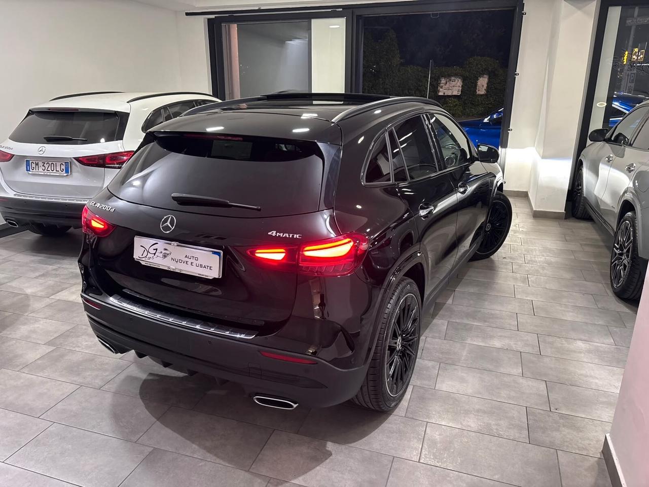 MERCEDES-BENZ GLA 200D PREMIUM AMG TETTO-NAVI-MULTIBEAM