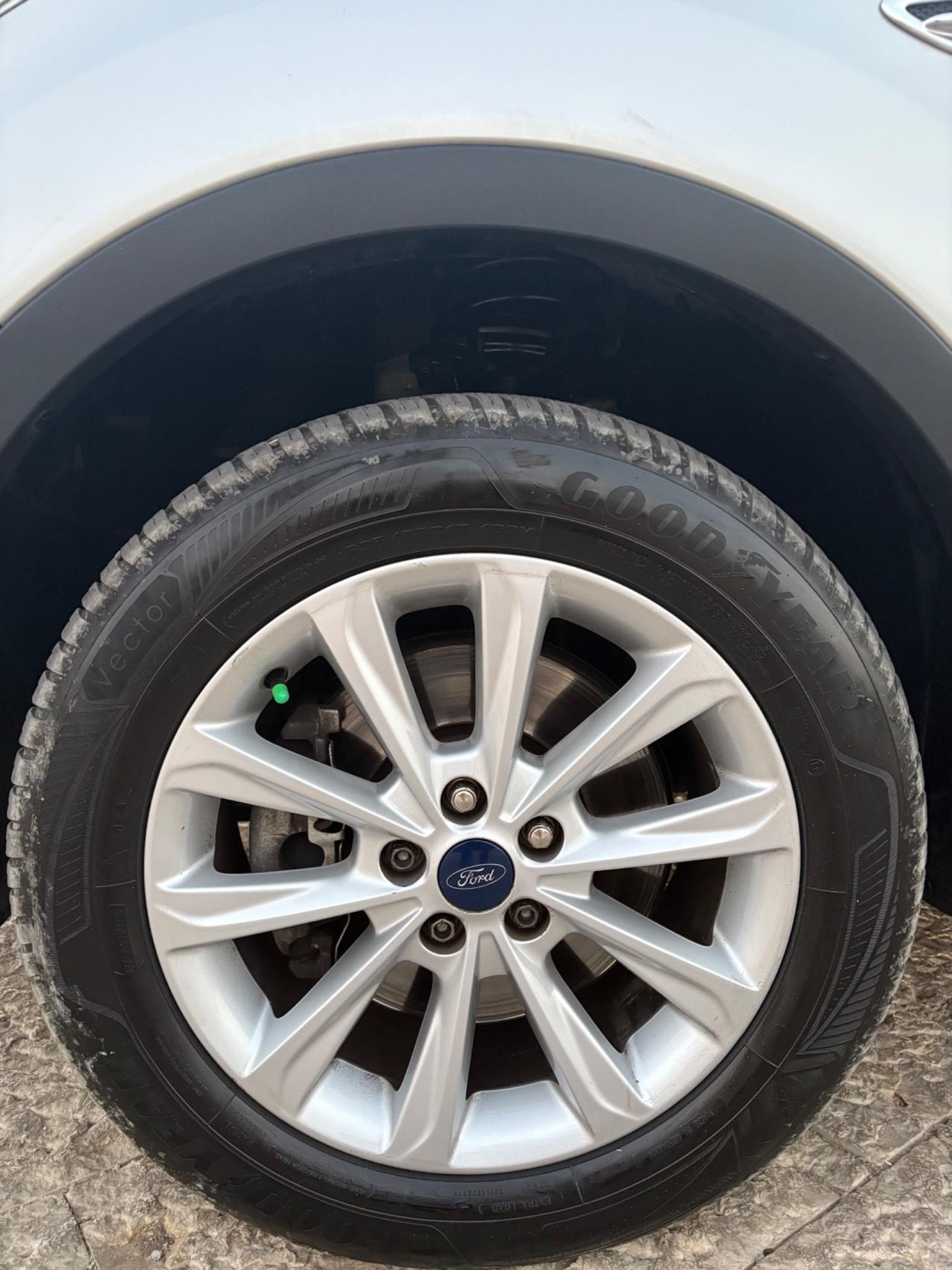 Ford Kuga 2.0 TDCI 150 CV 4WD Titanium