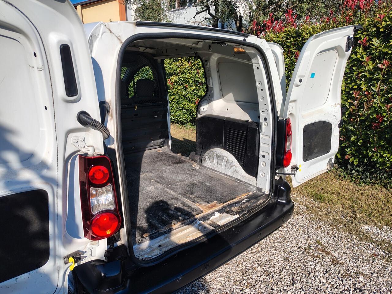 Peugeot Partner BlueHDi 100 L1 Furgone Pro Iva esposta!!!!