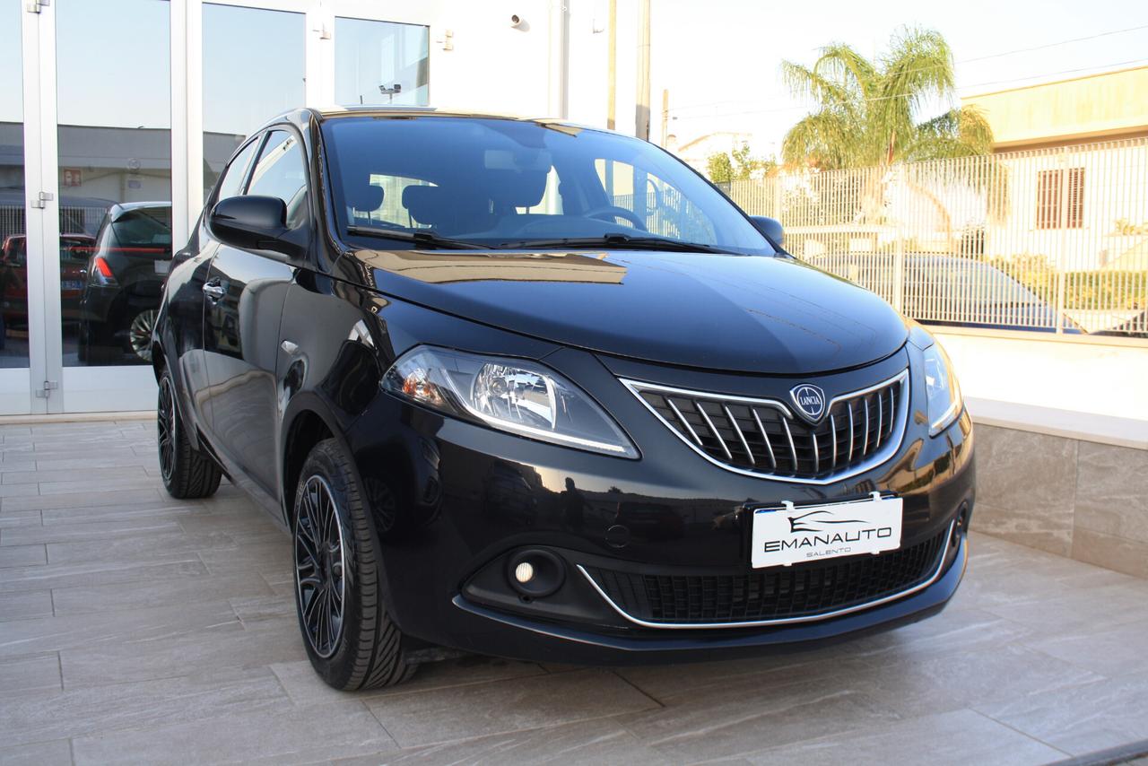 LANCIA YPSILON 1.0 HYBRID 70CV GOLD BLACK