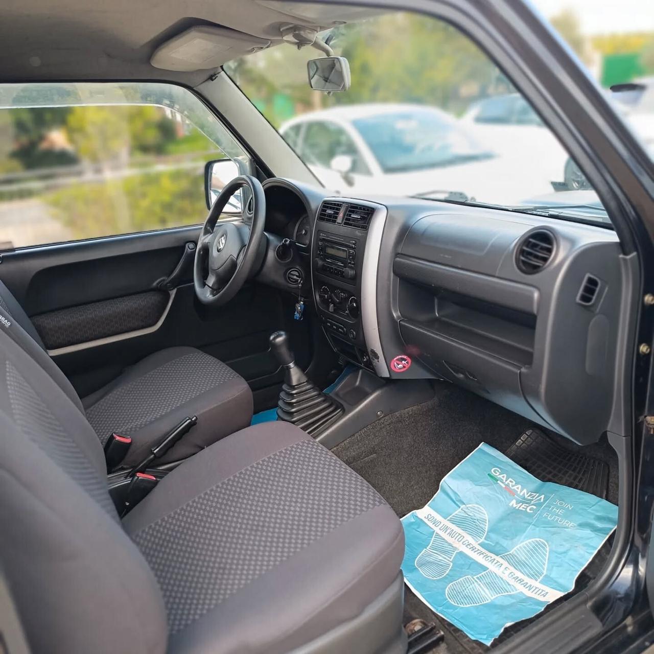 Suzuki Jimny 1.5 DDiS INTROVABILE PARI CARATTERISTICHE
