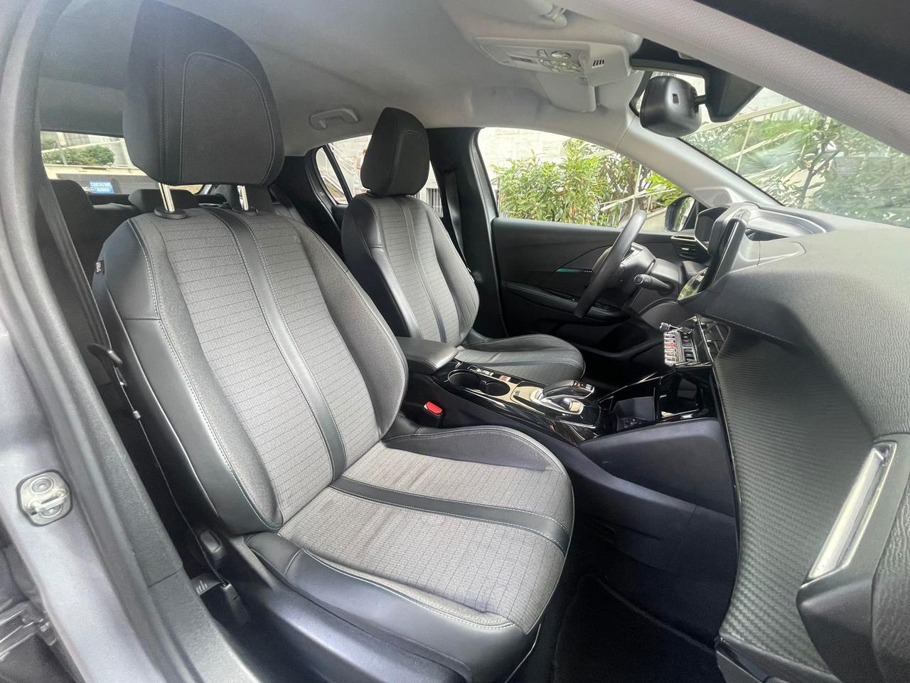 Peugeot 208 Allure e-208 #5990