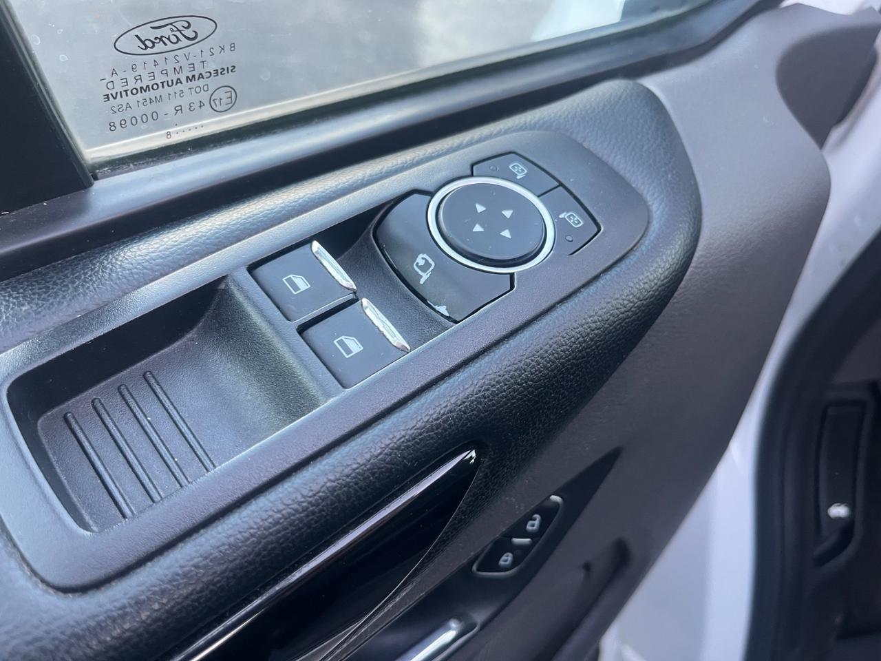 Ford Tourneo Custom 8/9 POSTI 2.0 TDCi Titanium