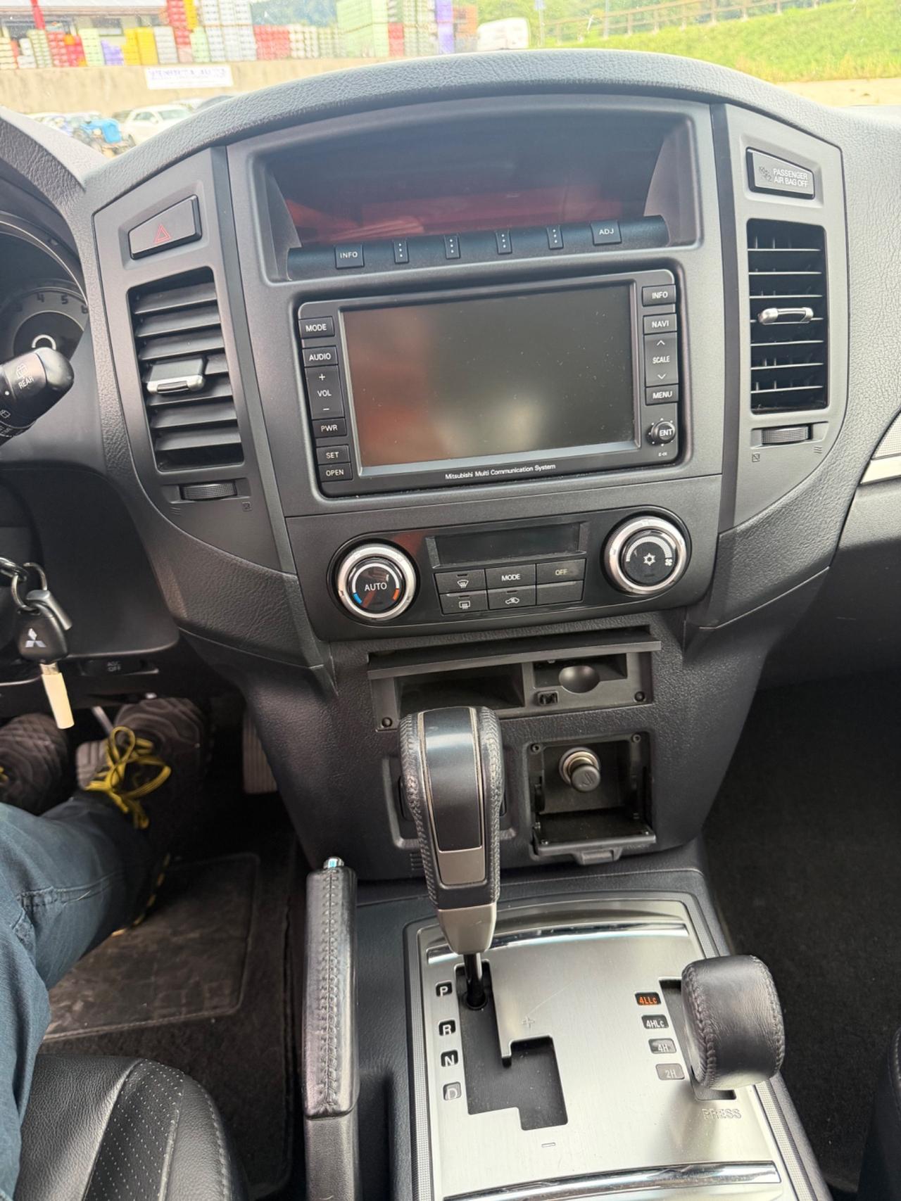 Mitsubishi Pajero 3.2 DI-D 16V aut. 3p