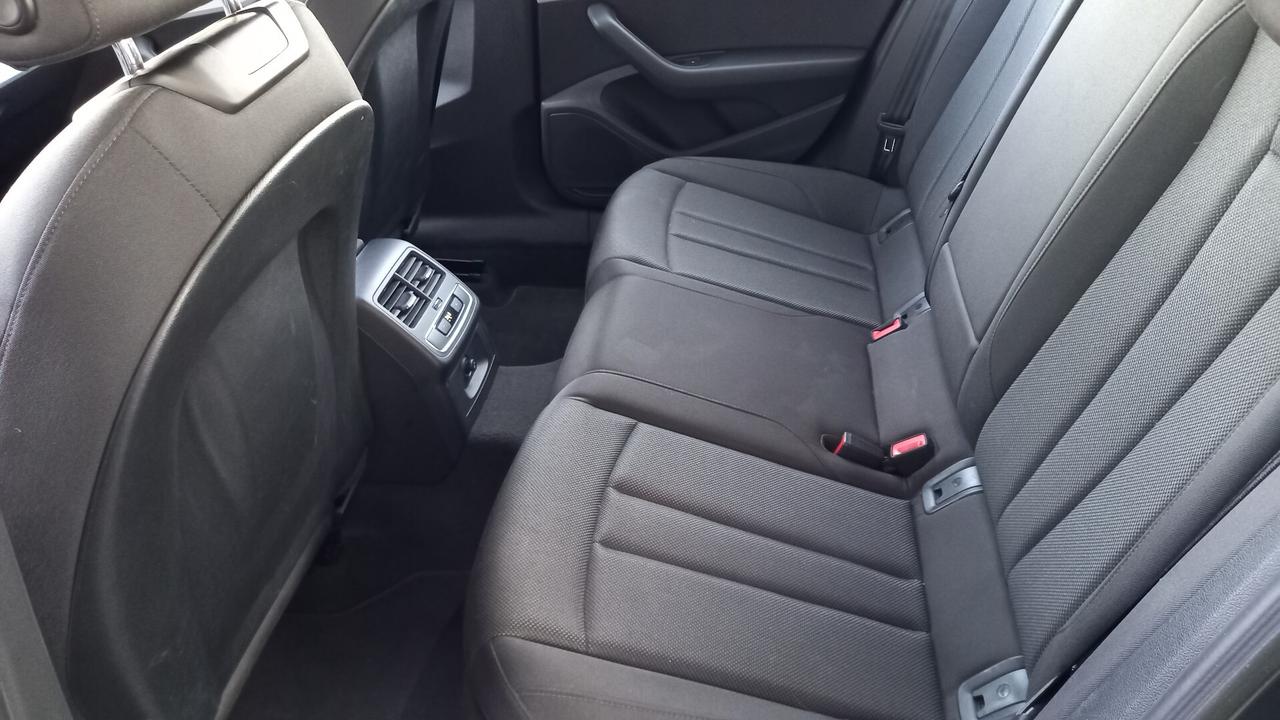 Audi A4 Avant 35 TDI/163 CV S tronic Business Advanced