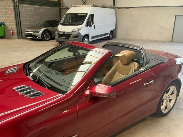 MERCEDES-BENZ SL 500 V8 387CV IN COLOR THULITE RED / INTERNO TABACCO
