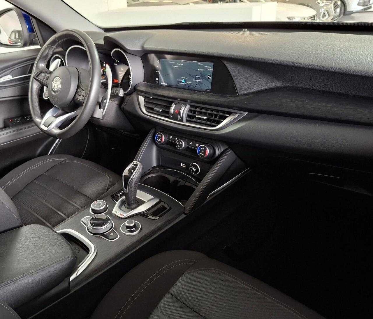 Alfa Romeo Stelvio 2.2 160 CV AT8 con gancio traino