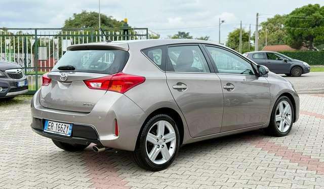 Toyota Auris 5p 2.0 d-4d Lounge