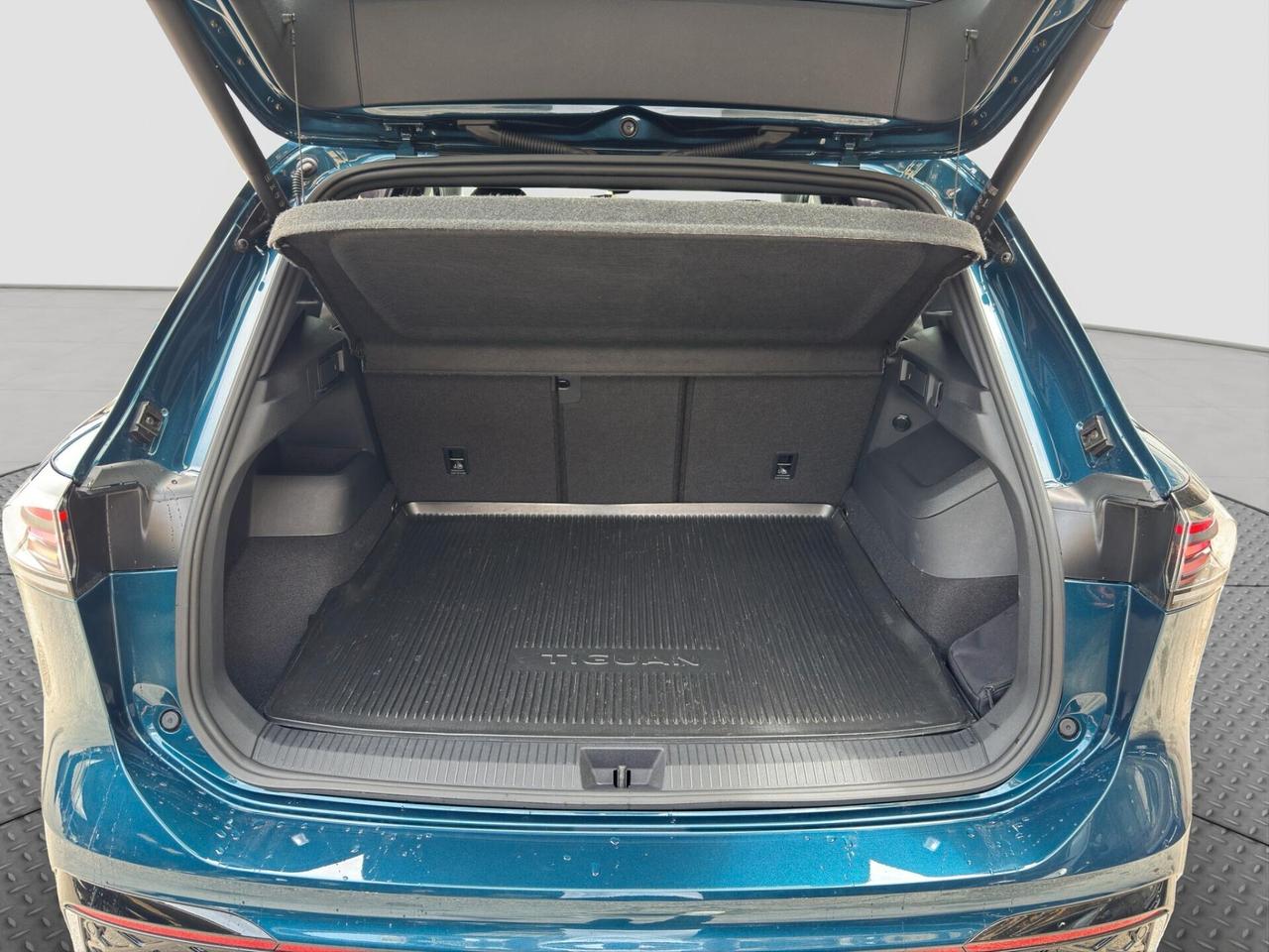 Volkswagen Tiguan 2.0 150cv tdi R-Line dsg 2024