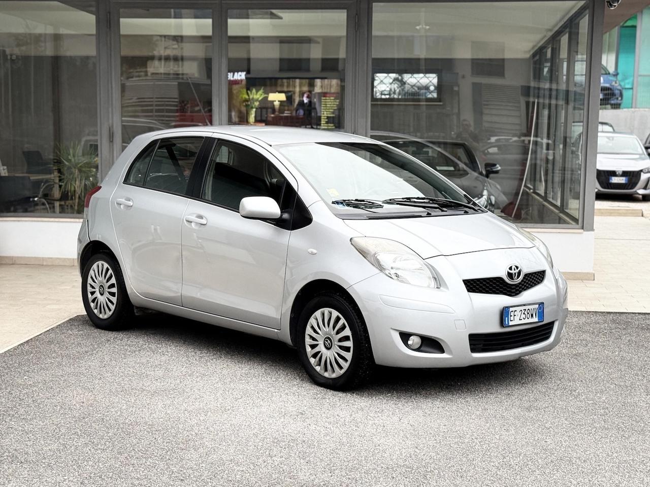 Toyota Yaris 1.0 Benzina 69 CV E5 - 2010