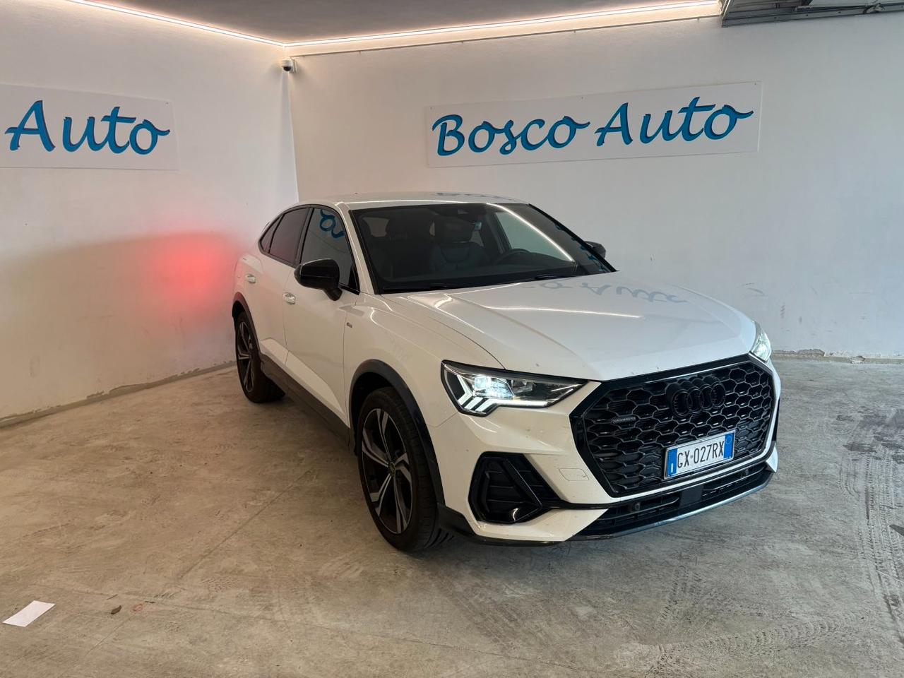 Audi Q3 Sportback 40 2.0 tdi Identity Black quattro 193cv s-tronic