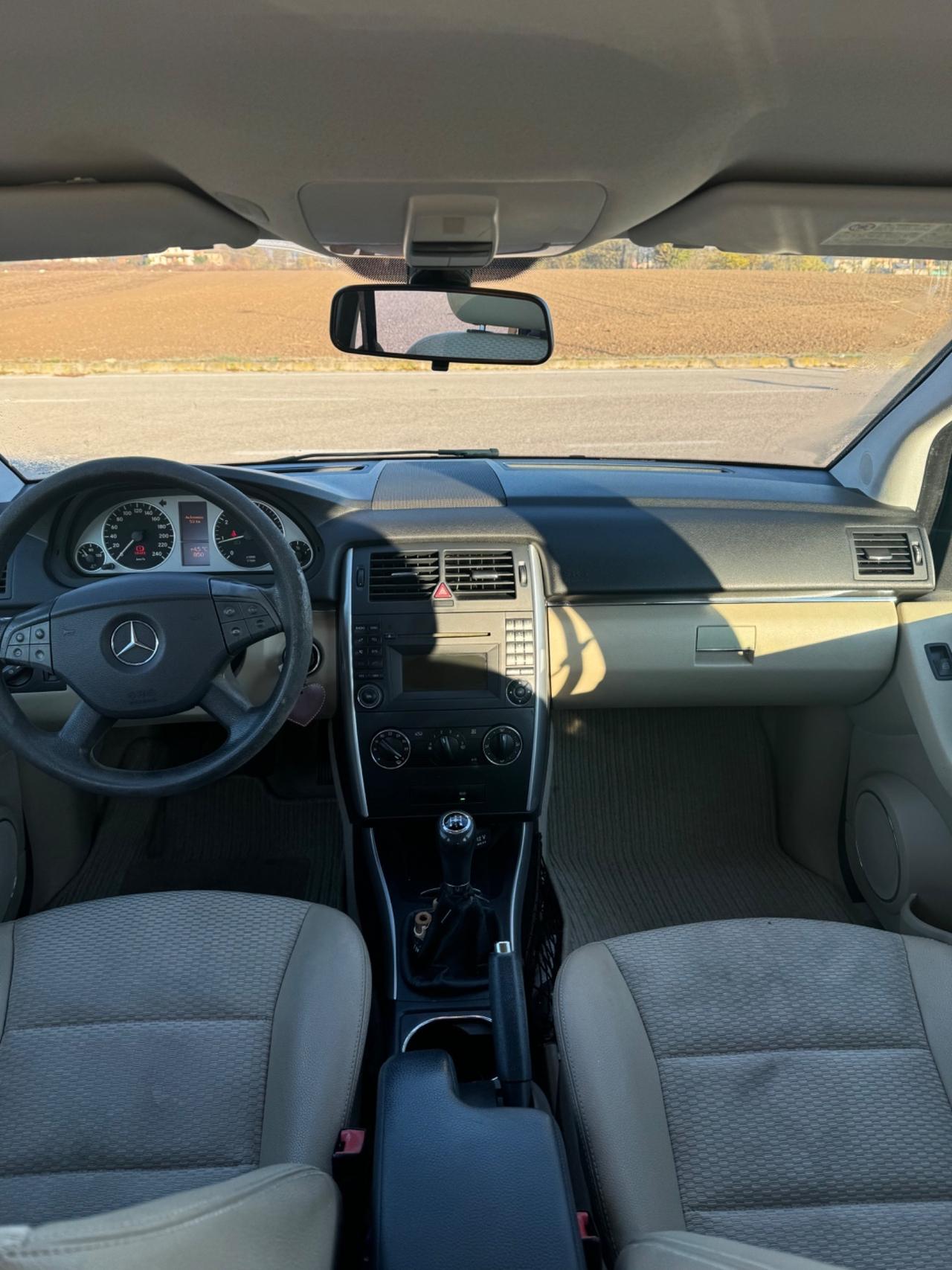 Mercedes-benz A 180 BlueEFFICIENCY Premium