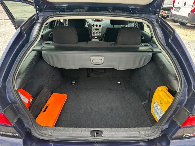 ALFA ROMEO 156 4X4 1.9 JTD 16V Crosswagon Q4 Distinctive
