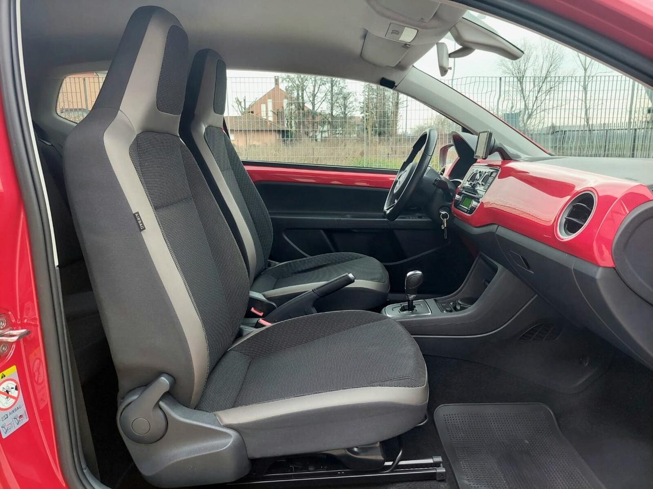 VOLKSWAGEN up! 1.0 75cv 3p. High up! ASG - 2014