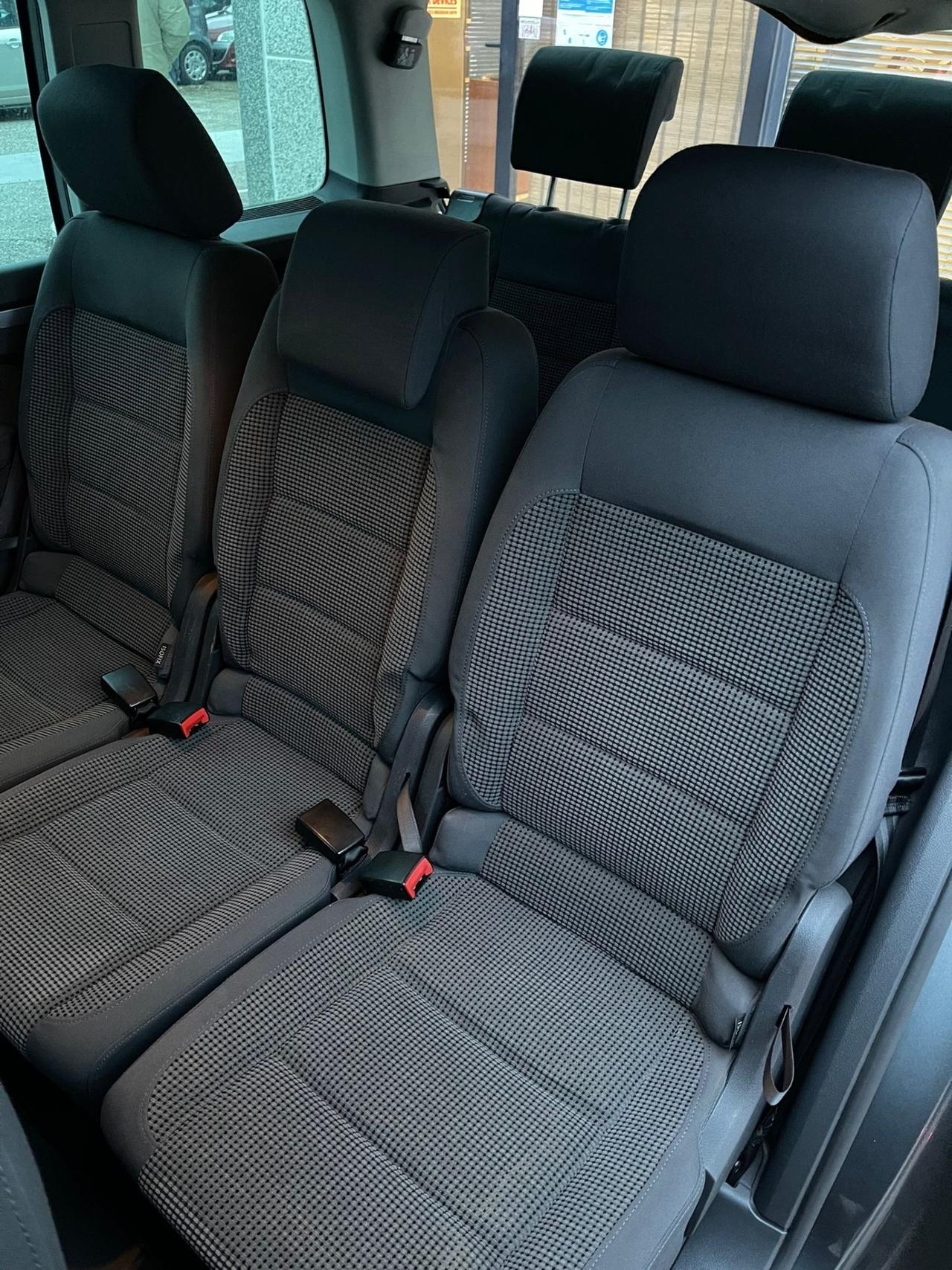 Volkswagen Touran 2.0 - 7 POSTI