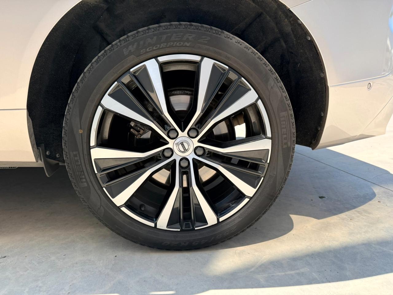 Volvo XC 60 XC60 B4 (d) AWD automatico Ultimate Dark