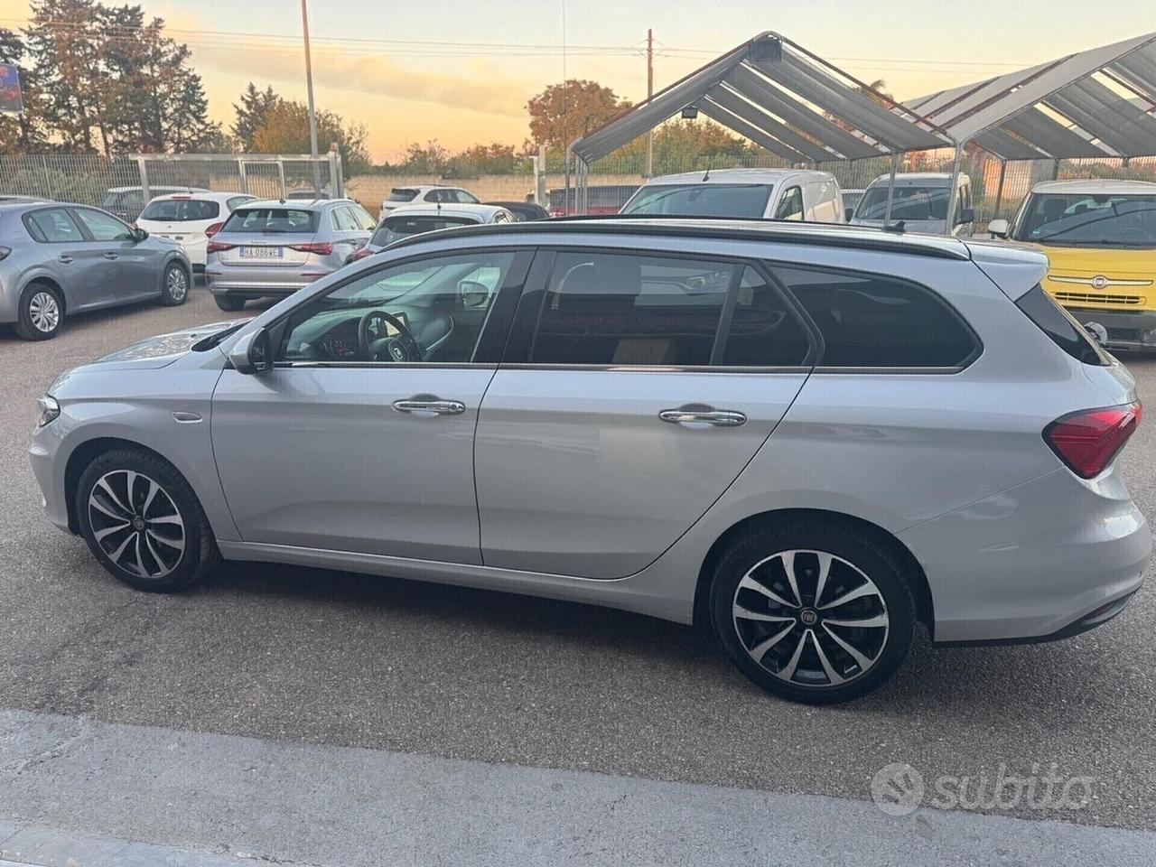 Fiat Tipo 1.6 Mjt SW Lounge Navi Retro Carplay