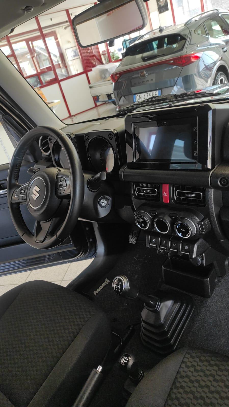 SUZUKI JIMNY 1.5 BENZINA 102CV 4 POSTI GANCIO TRAINO
