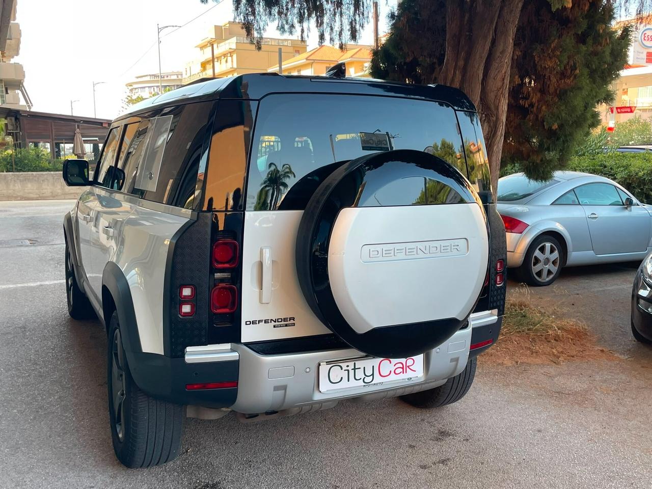 Land Rover Defender 110 2.0 SD4 240CV AWD Auto HSE