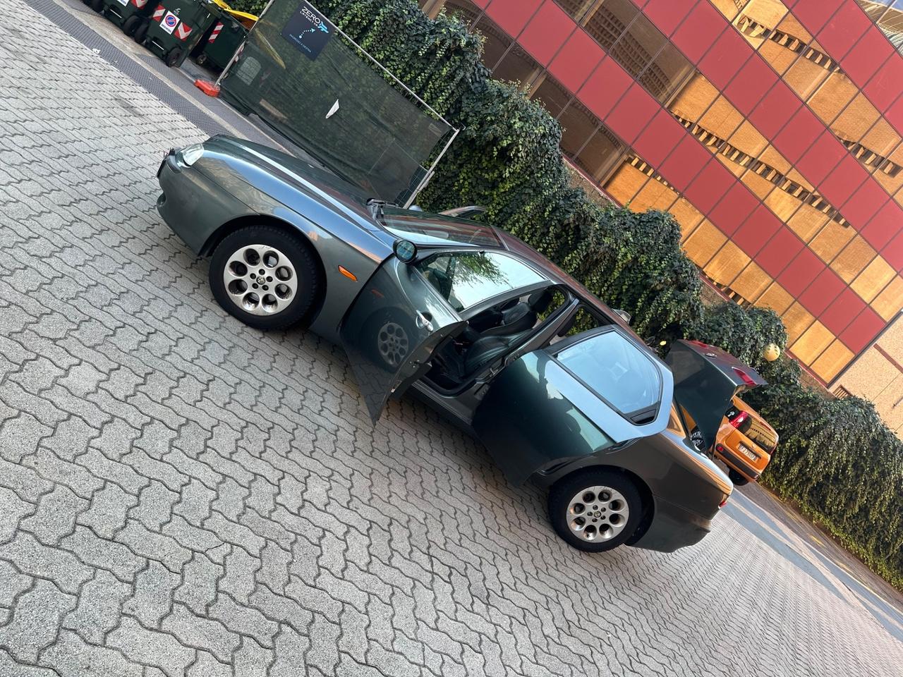 Alfa Romeo 156 1.6i 16V Twin Spark cat Progression