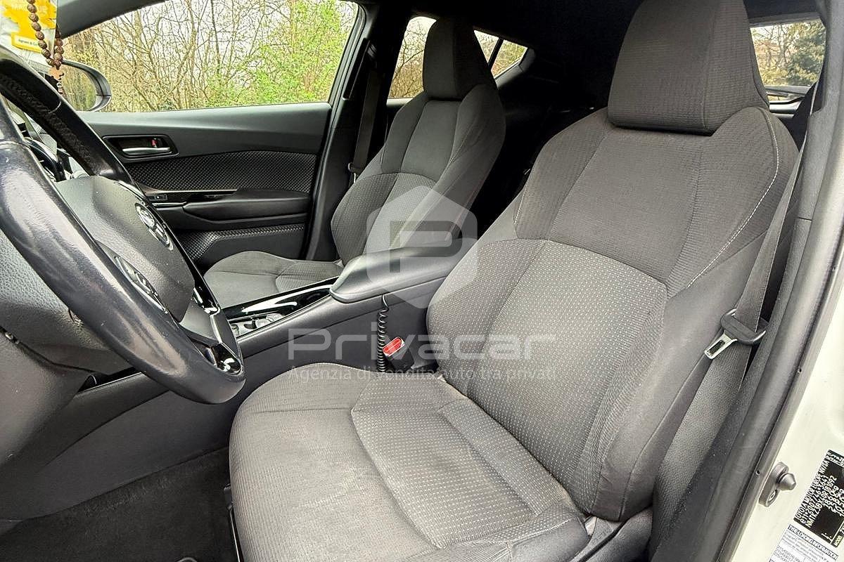 TOYOTA C-HR 1.8 Hybrid E-CVT Trend