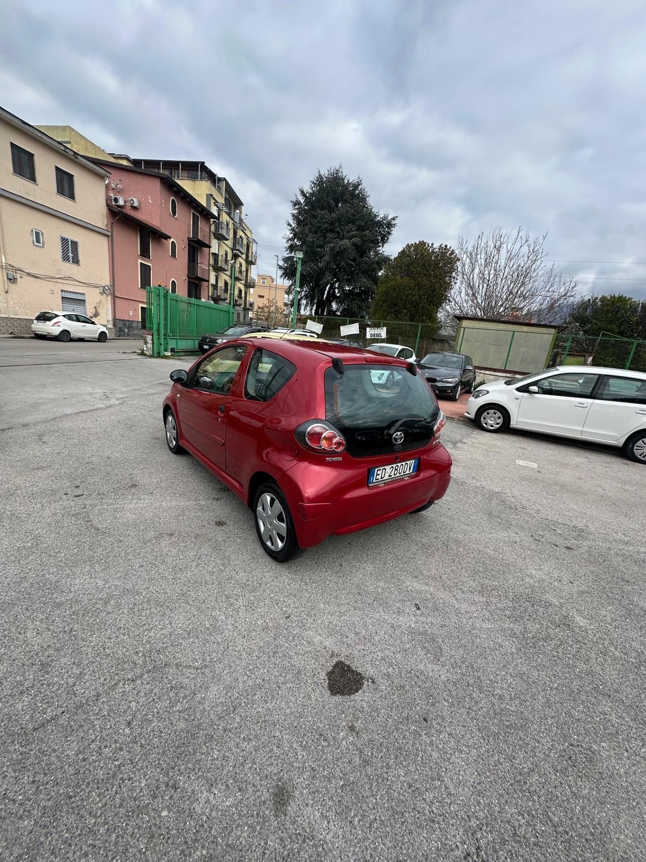 Toyota Aygo 1.0 12V VVT-i 3 porte Sol Red Edition