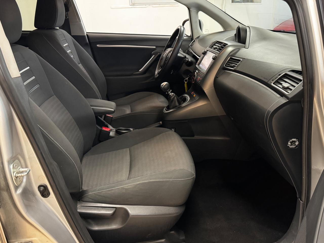 Toyota Verso 1.6 D-4D-Euro6-Telecamera-Garantita-Permute-