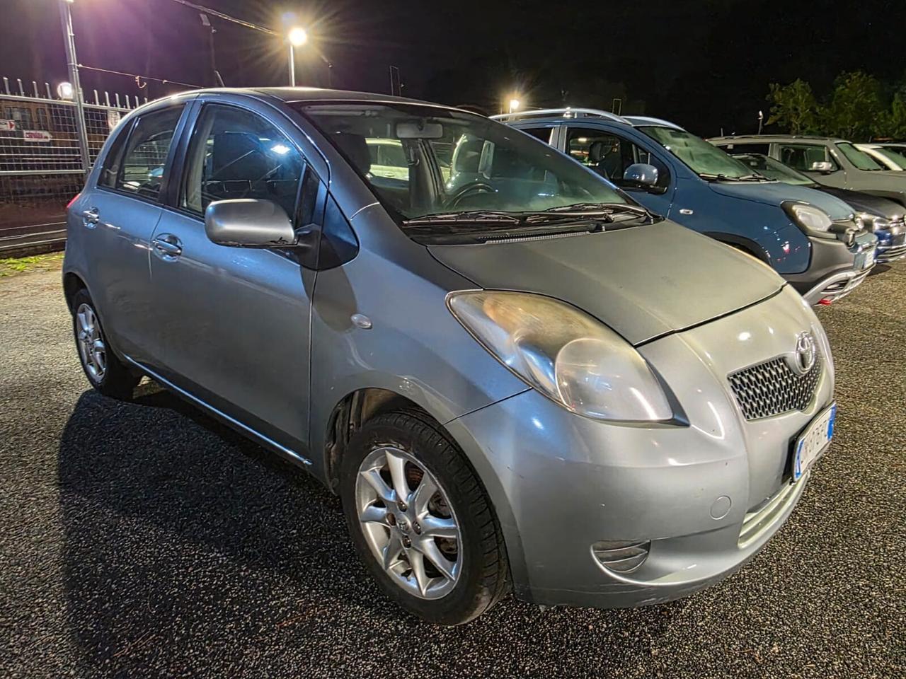 Toyota Yaris 1.0 5 porte