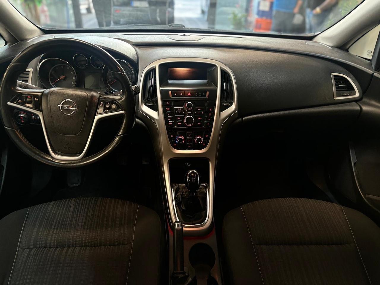Opel Astra 1.4 100CV 5 porte Cosmo