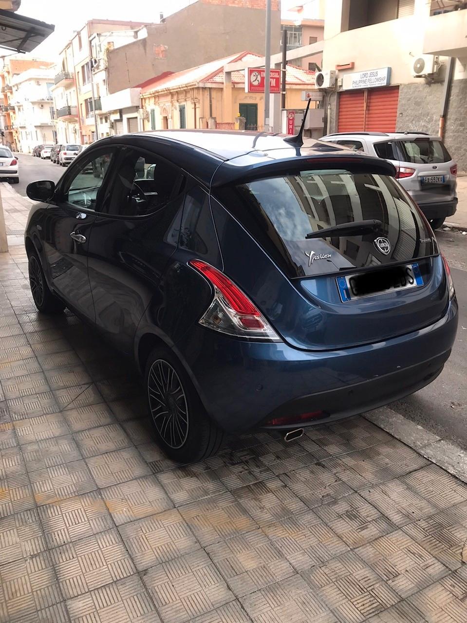 Lancia Ypsilon 1.0 FireFly 5 porte S&S Hybrid Ecochic Gold