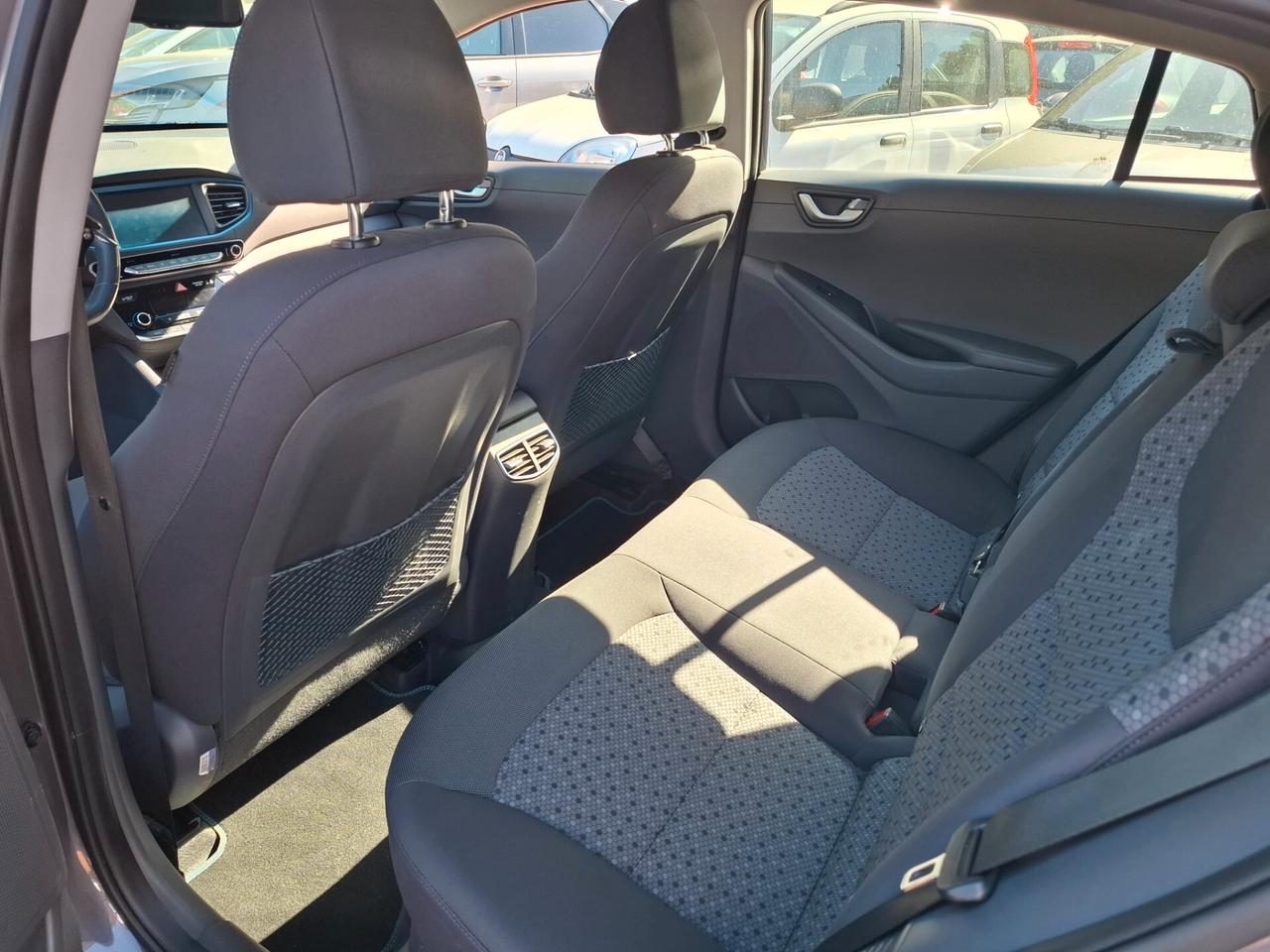 Hyundai Ioniq 1.6 Plug-in Hybrid DCT Style