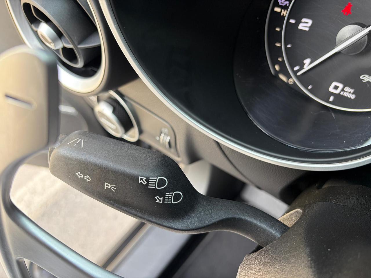 Alfa Romeo Stelvio 2.2 Turbodiesel 160CV AT8 RWD Sport-Tech