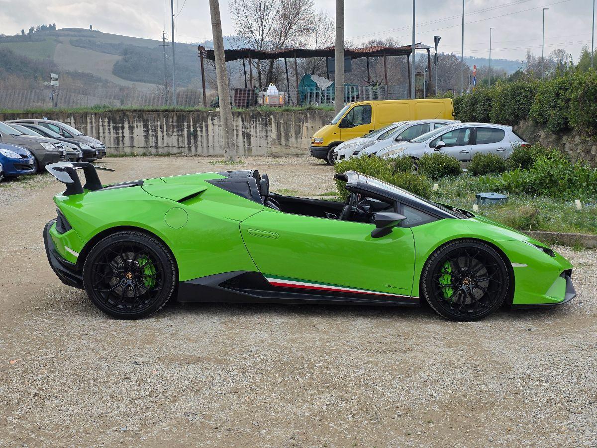 LAMBORGHINI HURACAN SPYDER PERFORMANTE NOLEGGIO