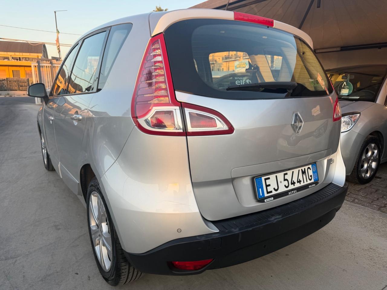 Renault SCENIC 1.5 DIESEL 2011 - RETROCAMERA