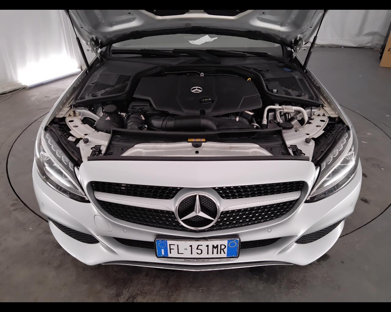 Mercedes-Benz Classe C-C205 2016 Coupe - C Coupe 220 d Premium 4matic auto